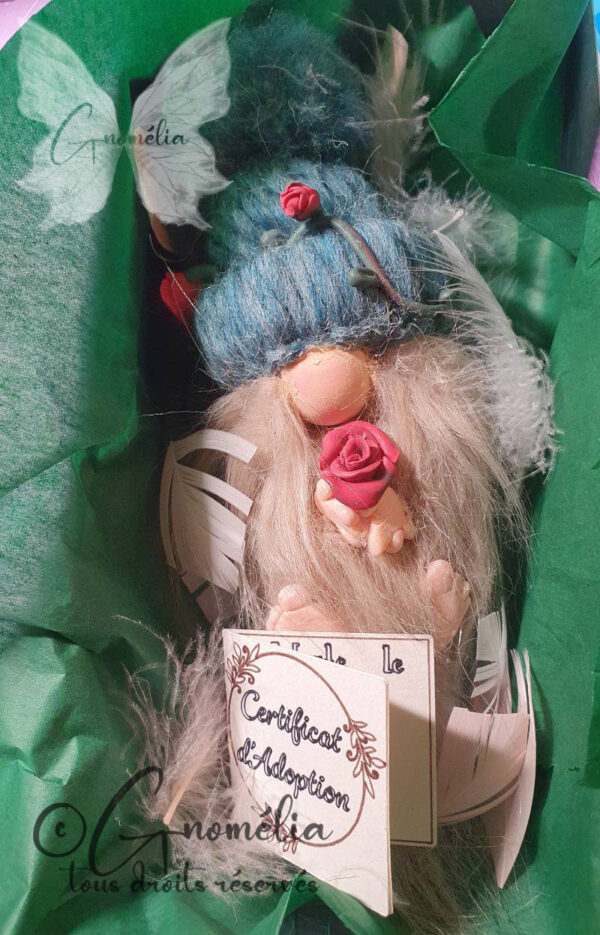 Roselito Gnome Rose rouge 1 Gnomélia v2 Roselito