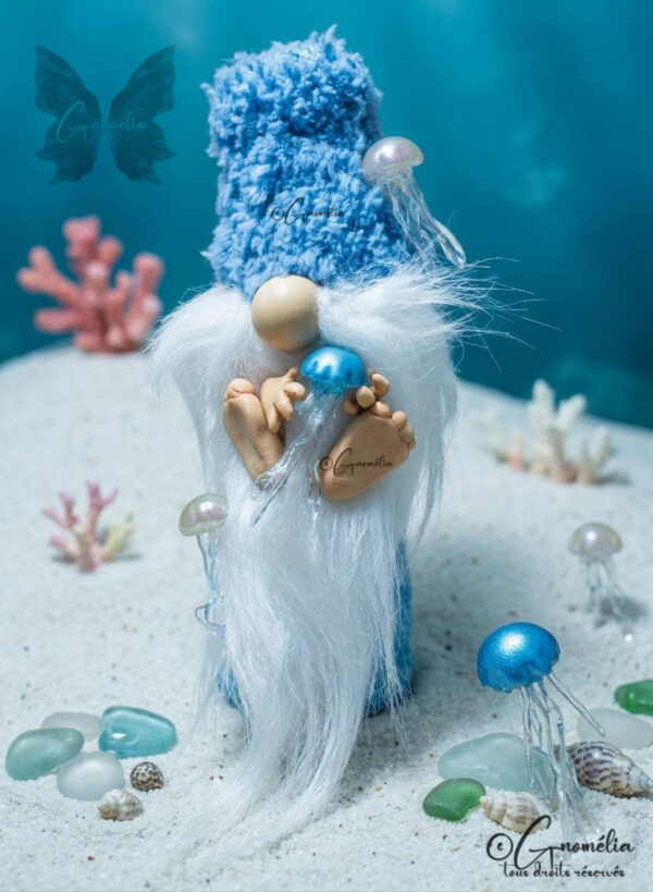 Méduso, gnome aquatique de Gnomélia dans son monde de la mer