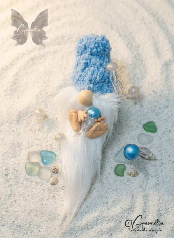 Méduso, gnome aquatique de Gnomélia dans son monde de la mer
