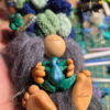 Mister Soupiot Gnome Grenouilles 2 Gnomélia v2 Mister Soupiot Gnome au bonnet décoiffant et accompagné de ses grenouilles
