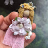 Rosie Petite Fille Porte Clés Fées 1 Gnomélia v2 Rosie Petite fille féérique porte clé qui accompagne les fées de Gnomélia